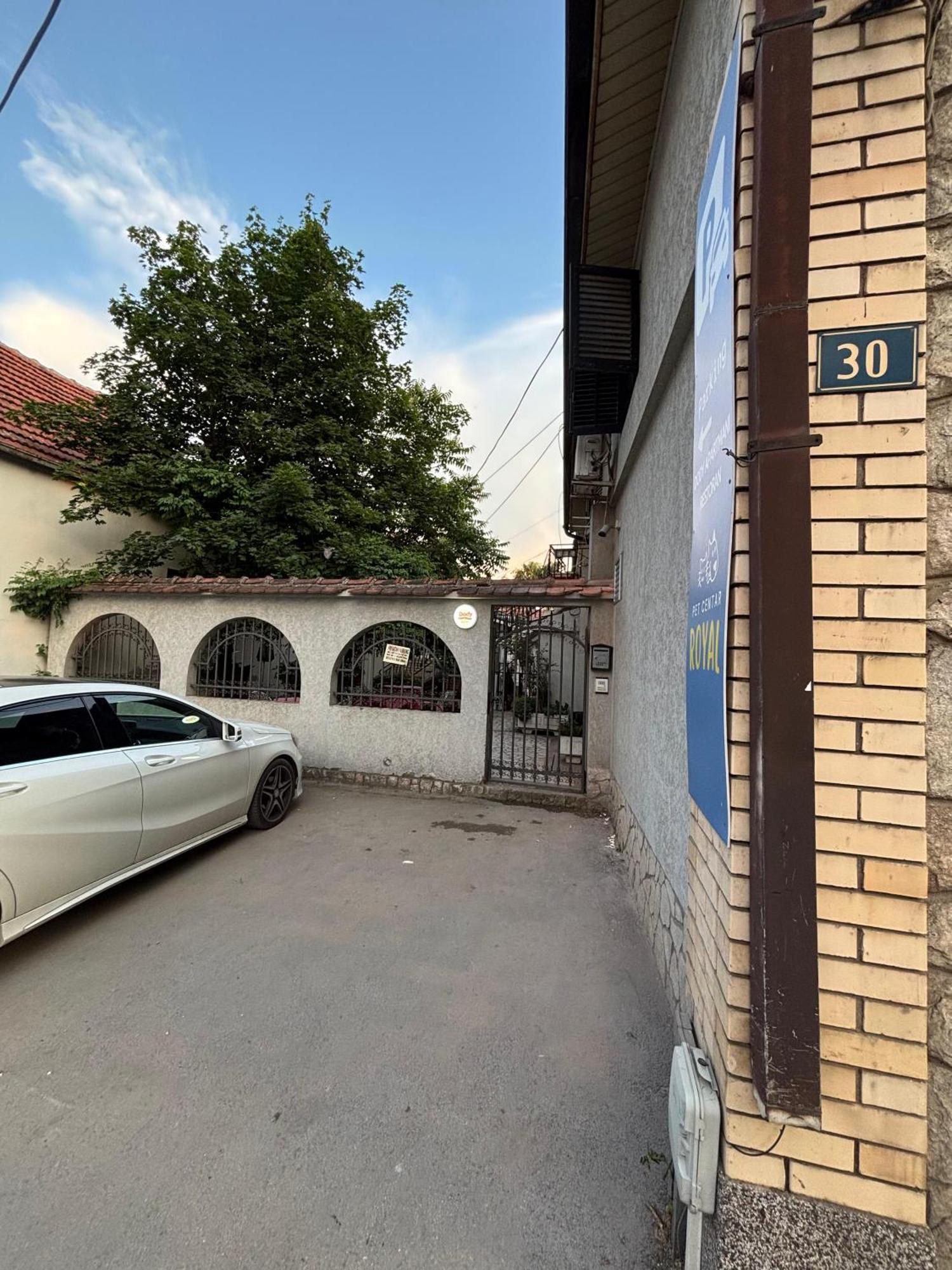 Dody Apartmani Leskovac  Exteriör bild